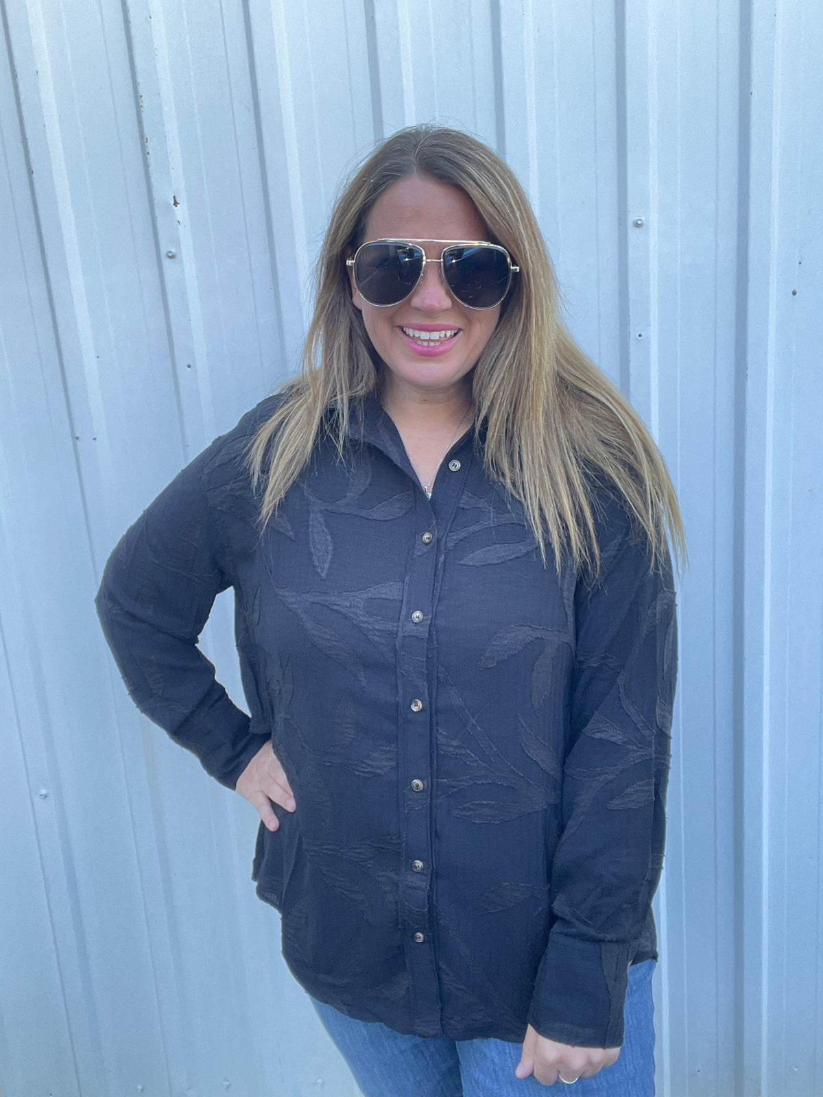 BLACK TEXTURED BUTTON DOWN TOP
