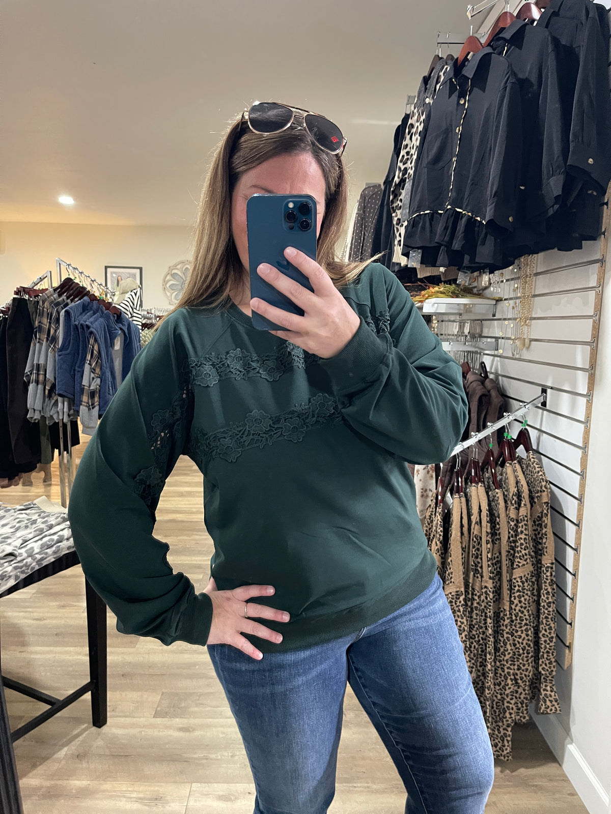 HUNTER LACE TRIM PULLOVER
