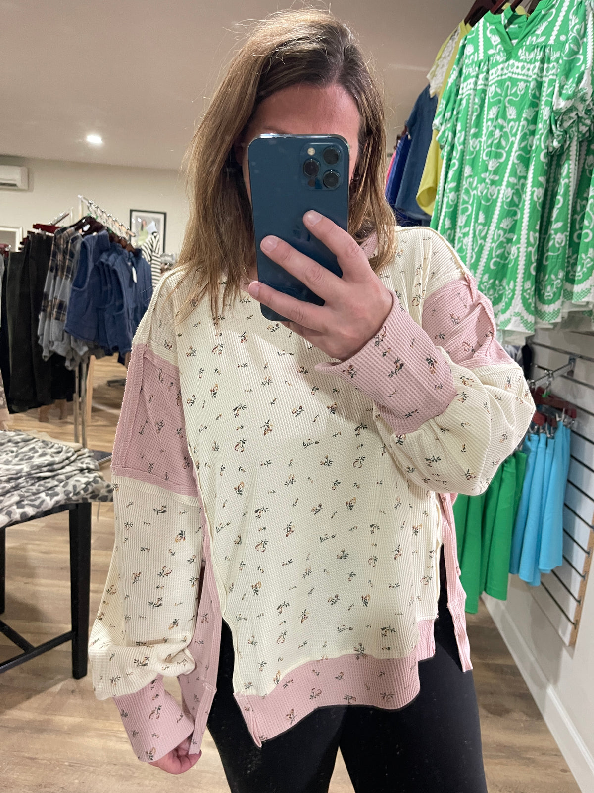 CREAM/PINK WAFFLE TEXTURE FLORAL OVERSIZED KNIT TOP