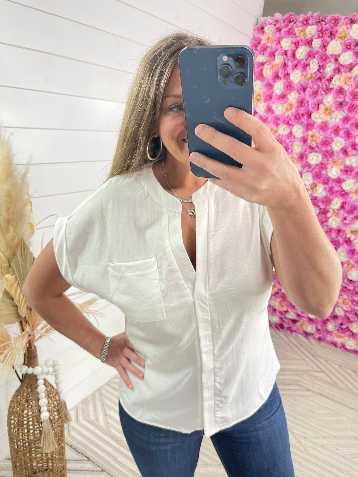 WHITE V NECK WOVEN POCKET TOP