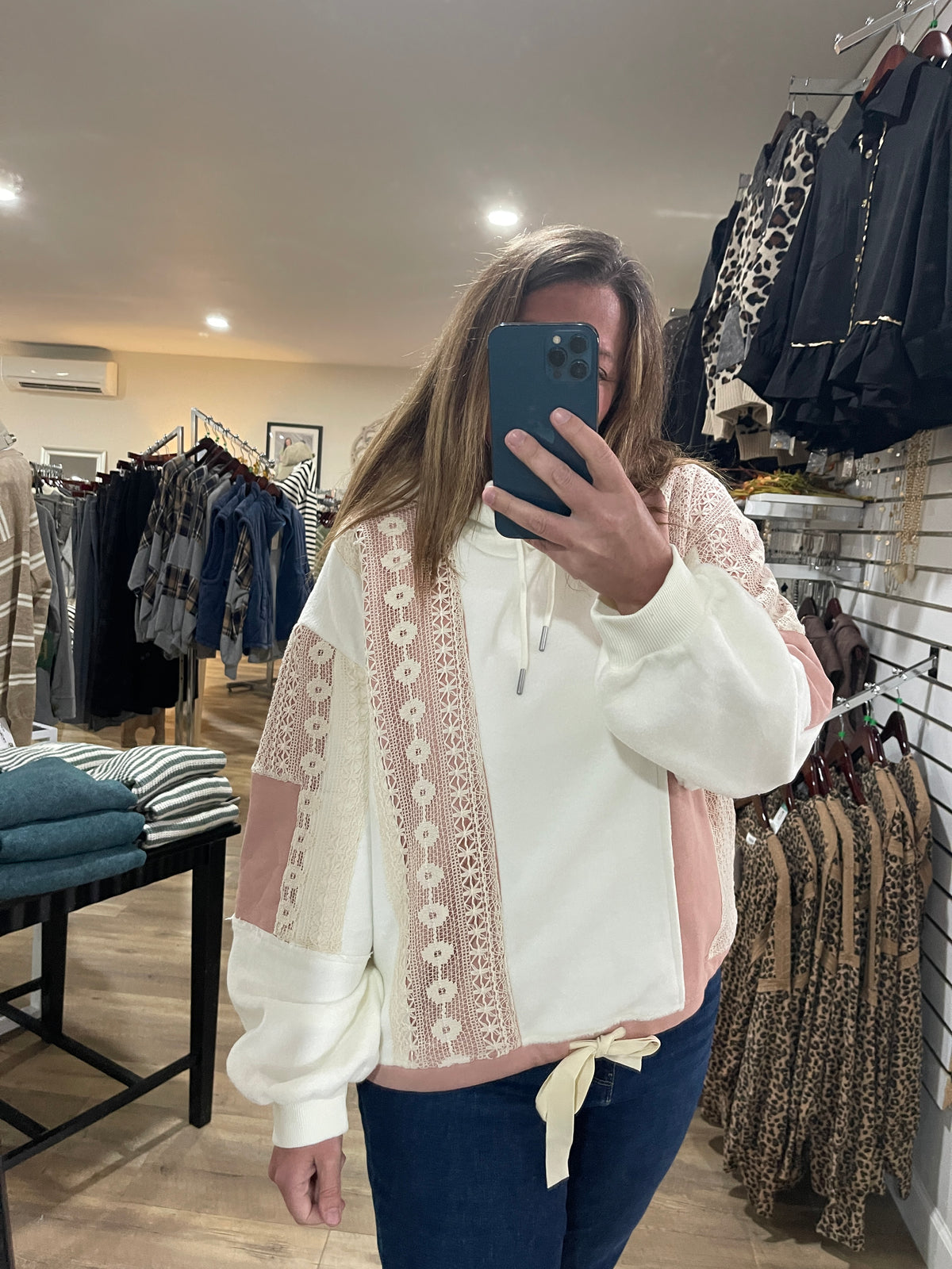 WHITE/DUSTY PINK LACE TRIM HOODED PULLOVER