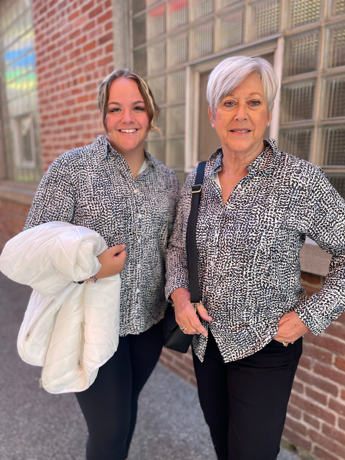 BLUE/BLACK BUTTON UP BLOUSE