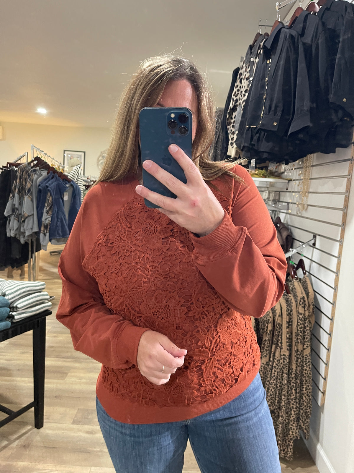 RUST LACE FRONT PULLOVER