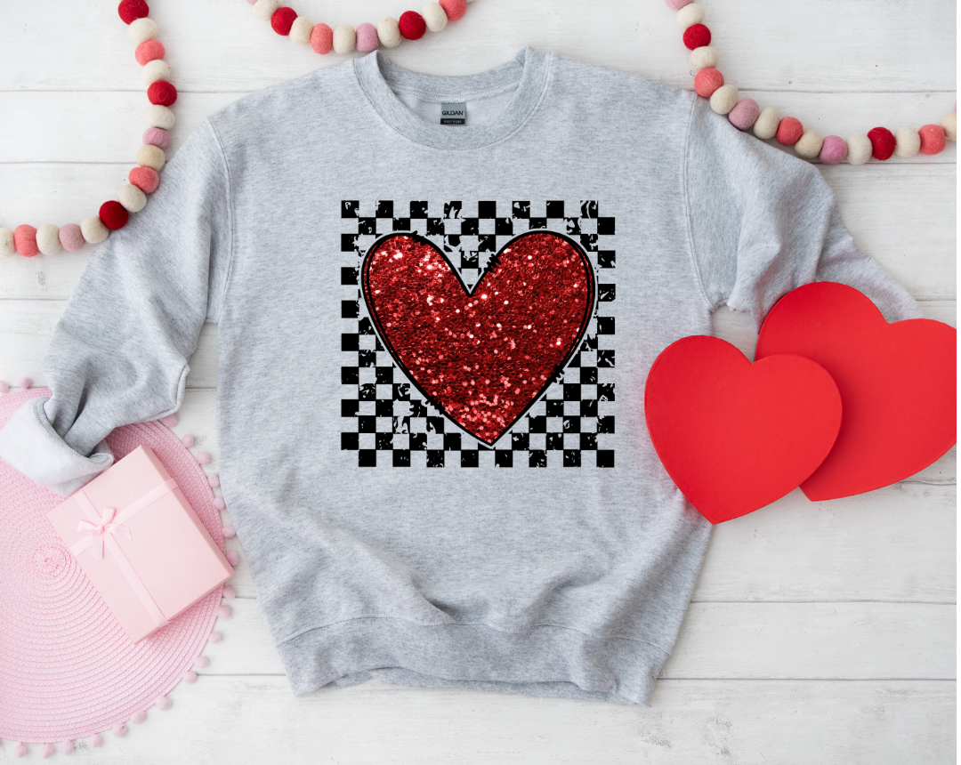 CHECKERED/SPARKLE HEART GRAPHIC SWEATSHIRT
