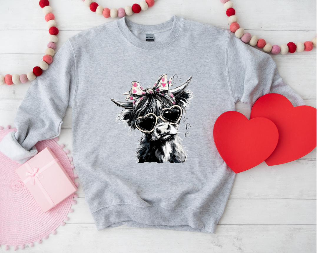 VALENTINE HALF TONE HIGHLAND COW SHORT SLEEVE TEE