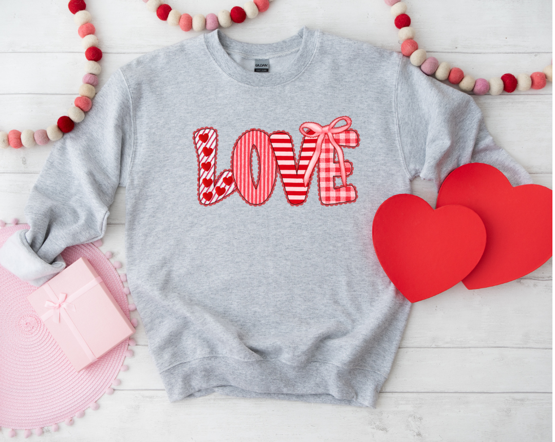MULTI PATTERN LOVE GRAPHIC SHORT SLEEVE TEE