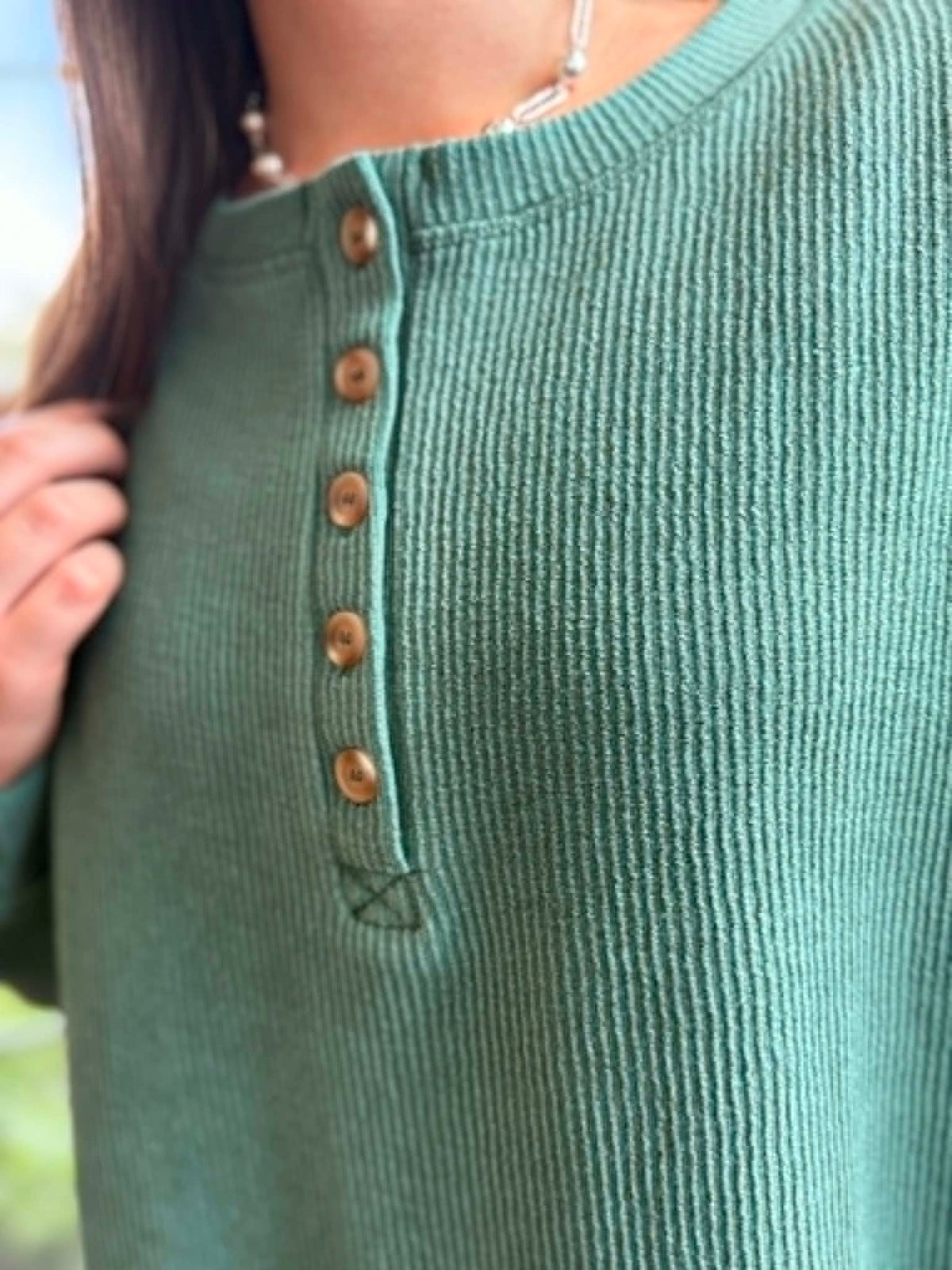 GREEN RIBBED TEXTURED HALF BUTTON TOP