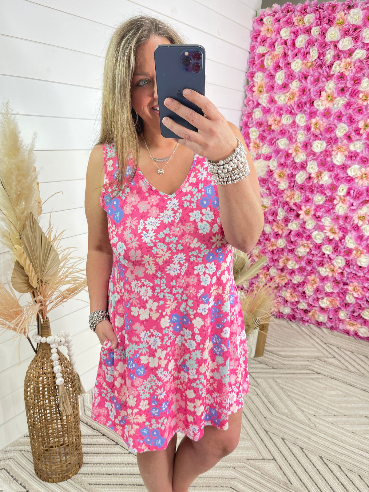 PINK SLEEVELESS DRESS W/ FLORAL PRINT