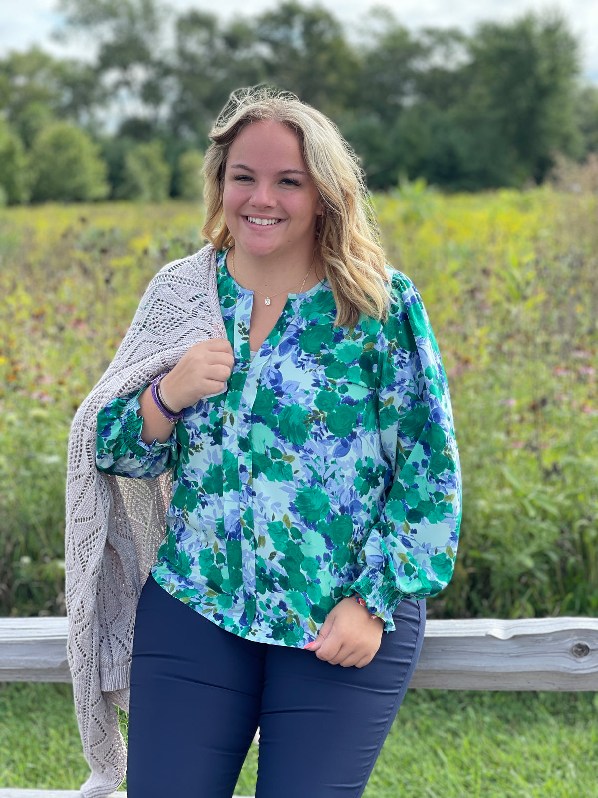GREEN FLORAL FRONT SEAM BLOUSE