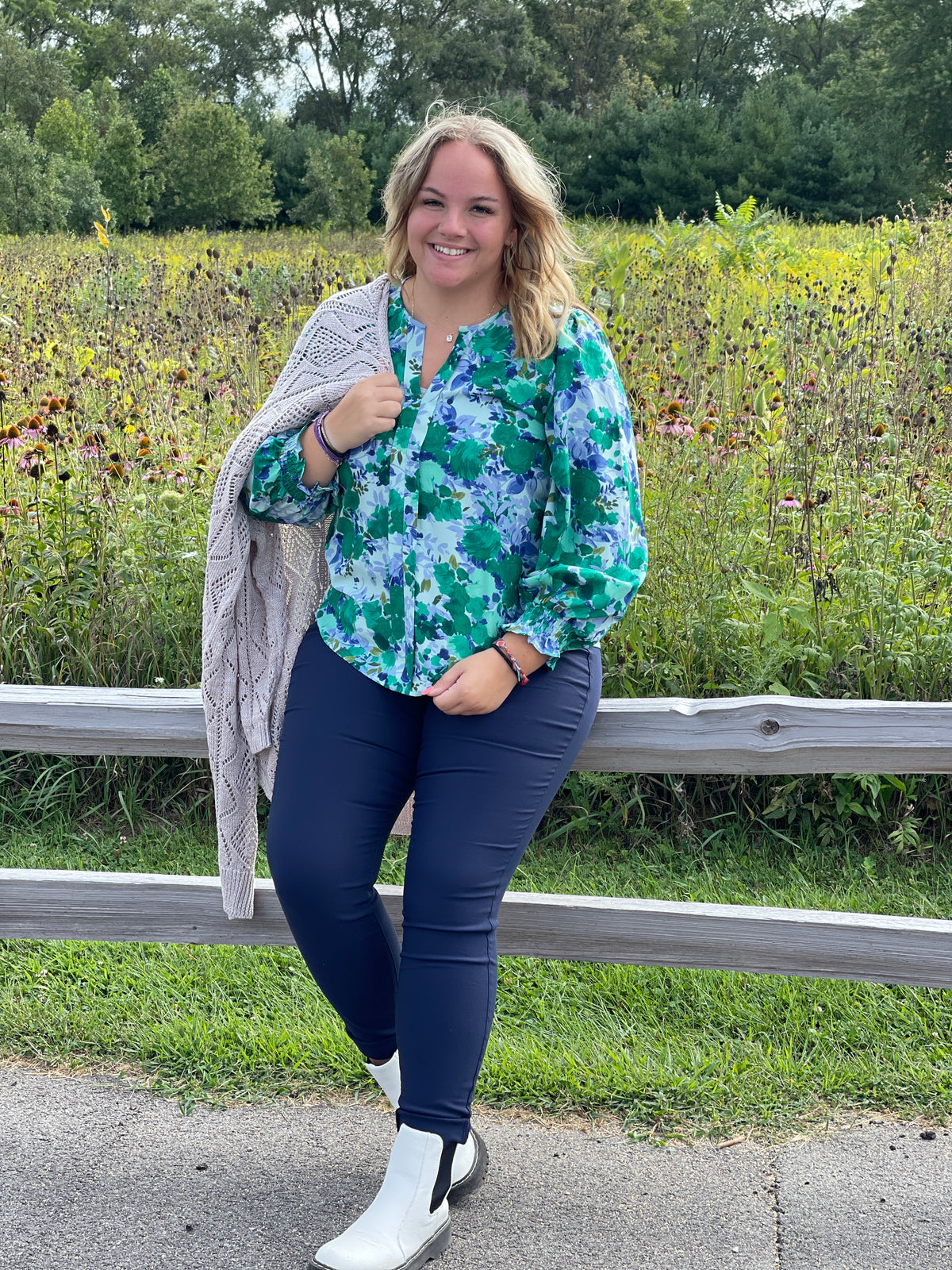 GREEN FLORAL FRONT SEAM BLOUSE