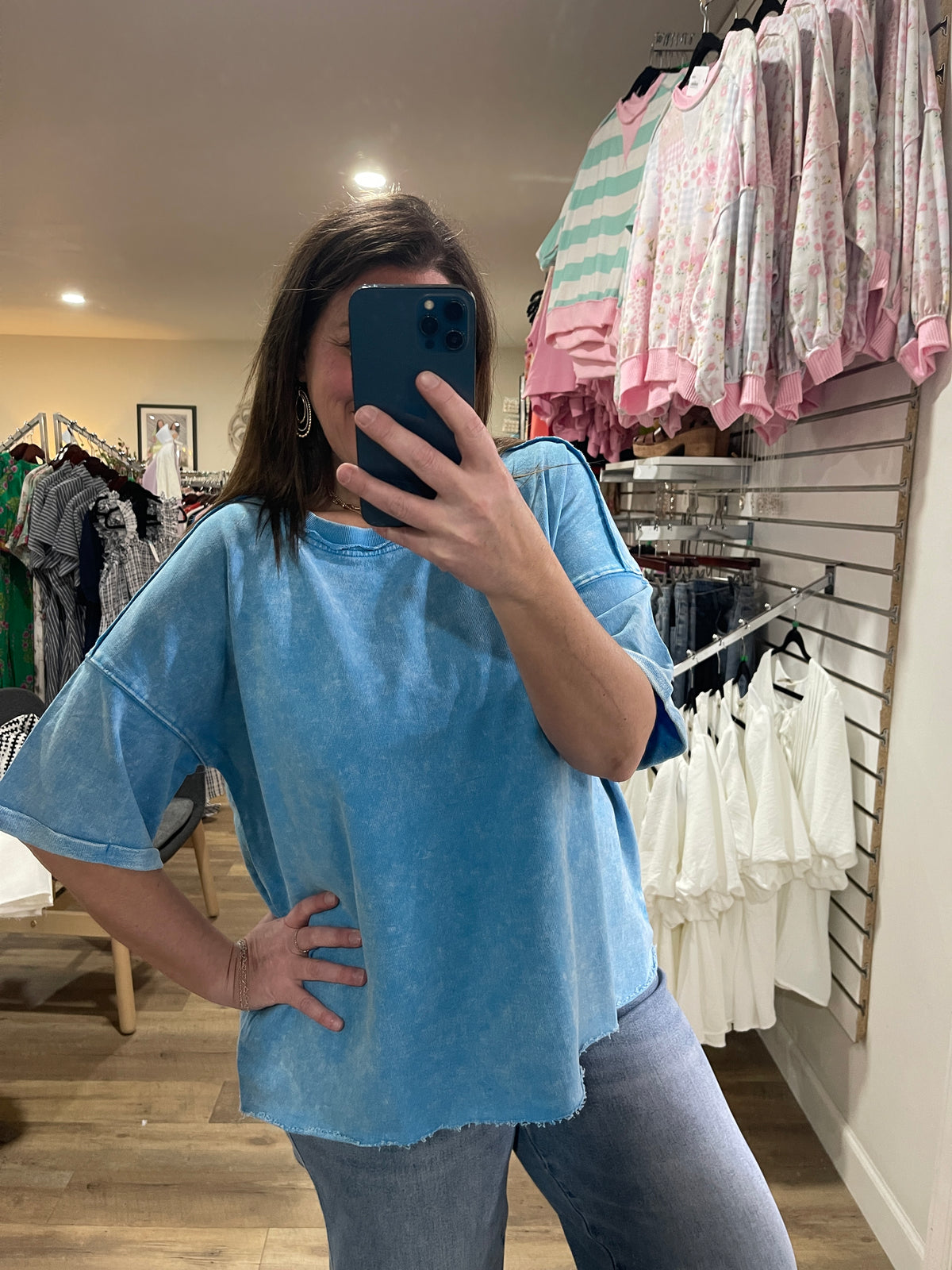 DEEP SKY MINERAL WASH LOOSE FIT TOP W/ RAW HEM