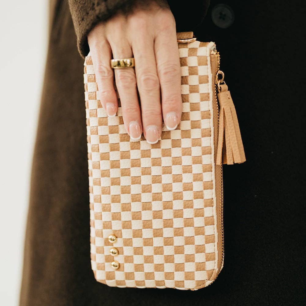 Pretty Simple - Emma Woven Clutch Wristlet: Black Checkered