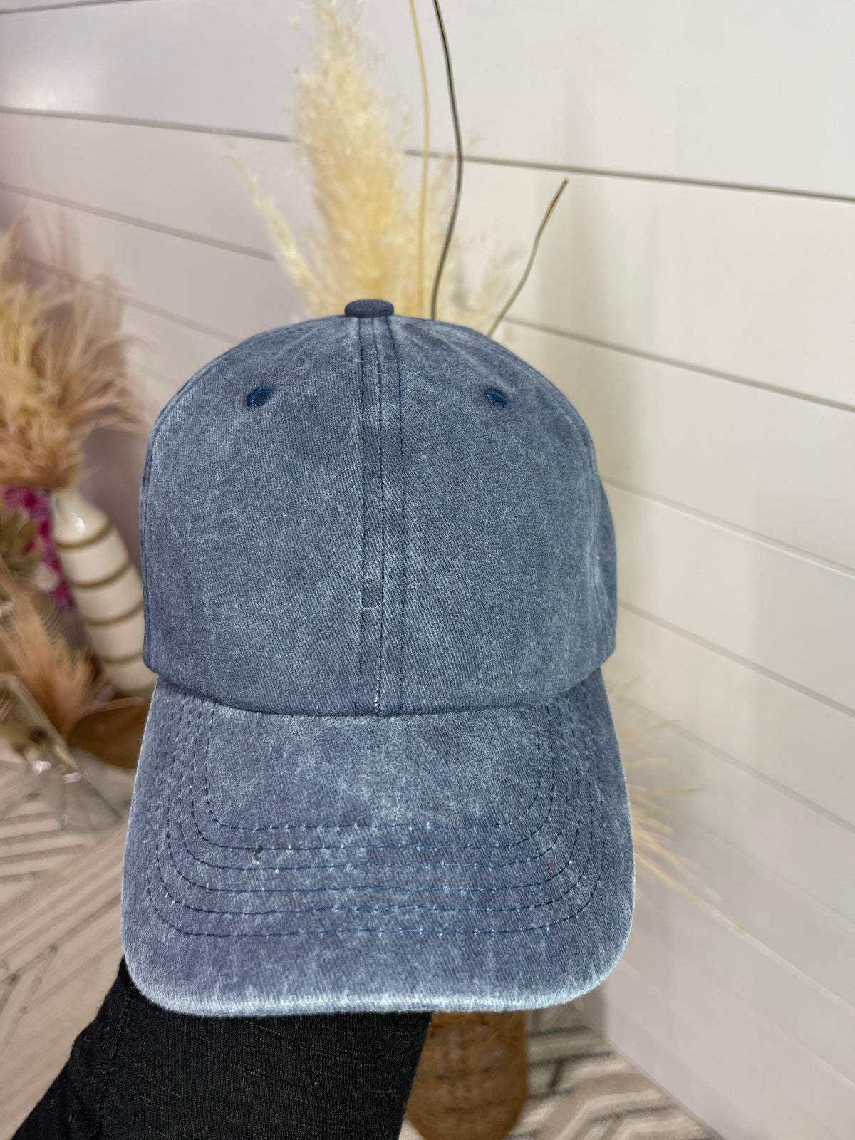 NAVY VINTAGE BASEBALL CAP