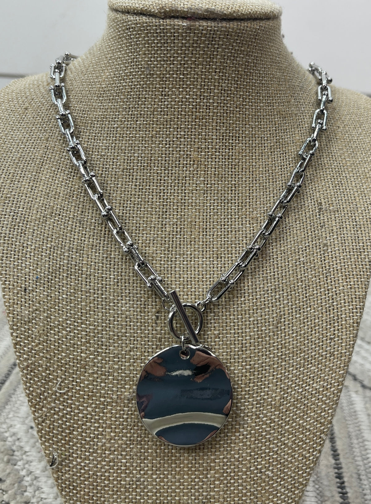 SILVER U CHAIN WITH DOUBLE CIRCLE NECKLACE