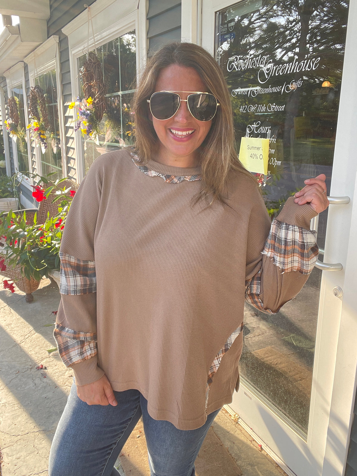 MOCHA WAFFLE TEXTURE & PLAID CONTRAST KNIT TOP
