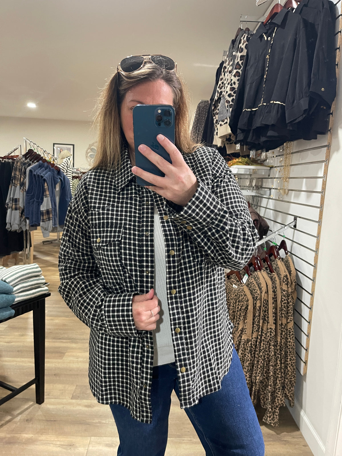 BLACK AND WHITE CHECK SNAP BUTTON FLANNEL