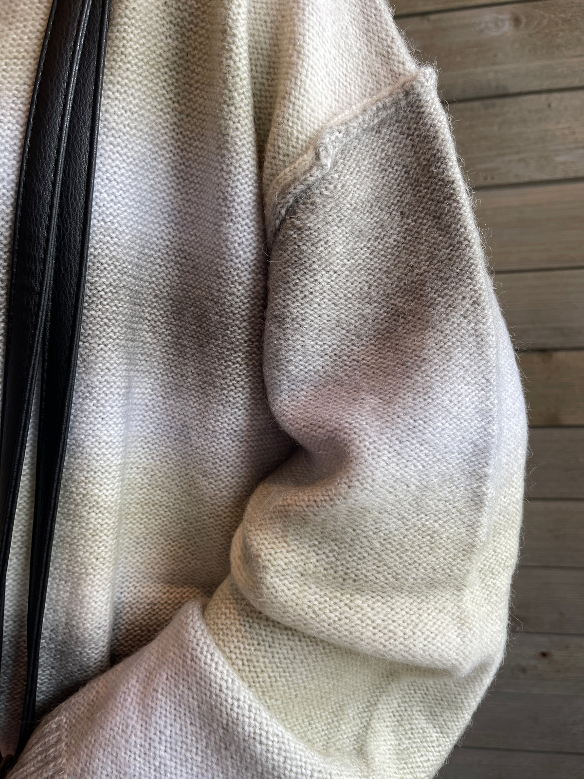 GREY OMBRE CREW NECK SWEATER