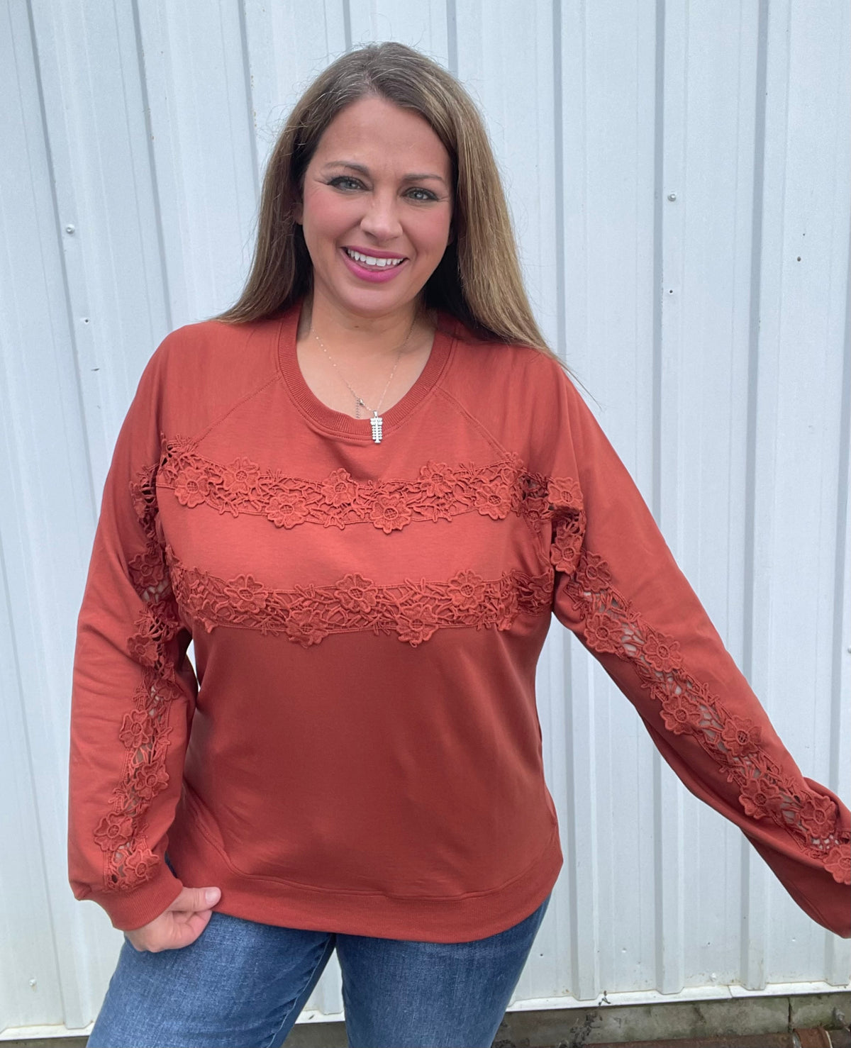 RUST LACE TRIM PULLOVER