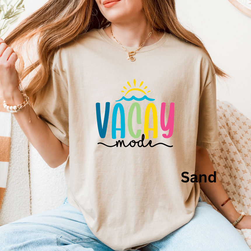 VACAY MODE SOFTSTYLE SHORT SLEEVE TEE