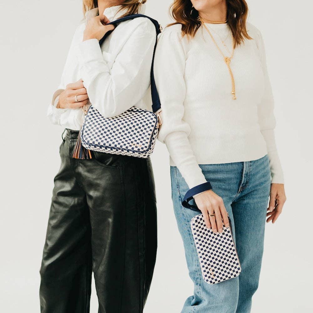 Pretty Simple - Woven Willow Camera Crossbody Bag: Checkered Black