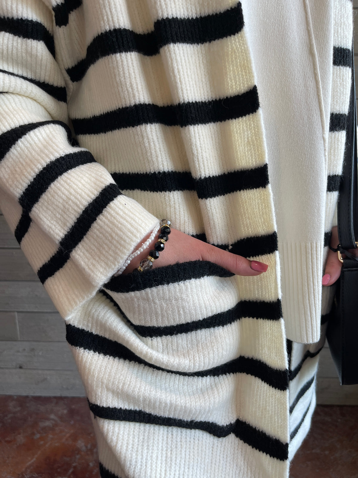 CREAM/BLACK STRIPED LONG OVERSIZED CARDIGAN W/ POCKETS