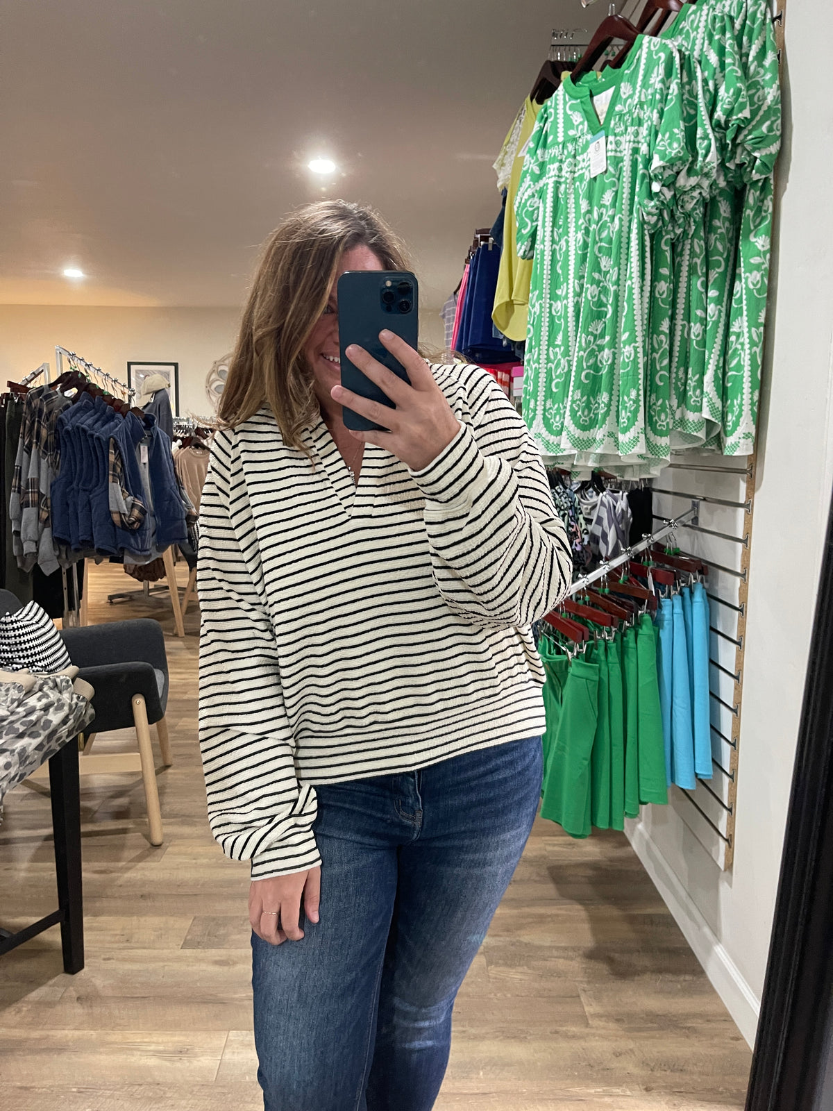 CREAM/BLACK STRIPED V NECK KNIT TOP