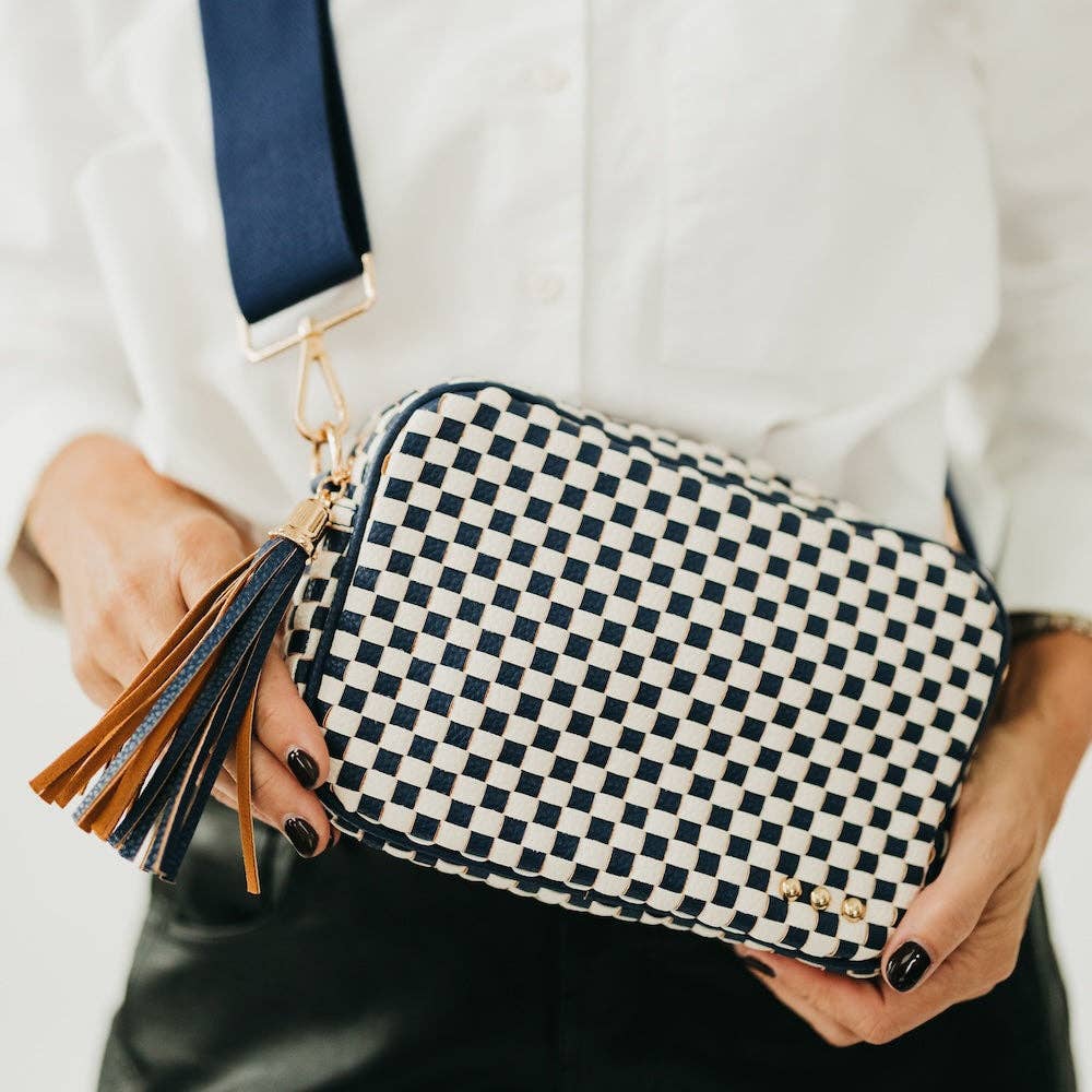 Pretty Simple - Woven Willow Camera Crossbody Bag: Checkered Black