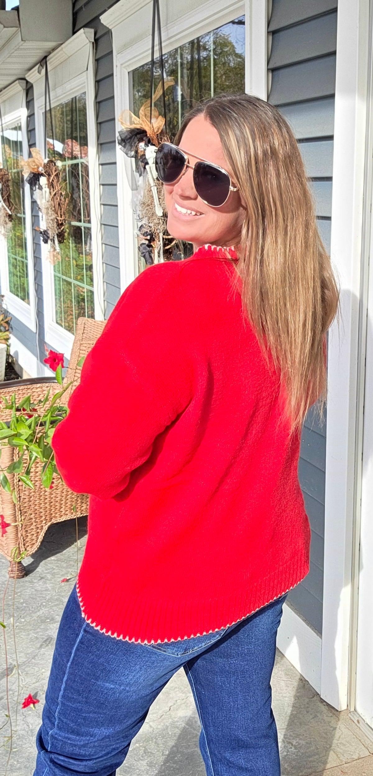 RED Accent Color Stitch Finish Crew Neck Pullover Sweater