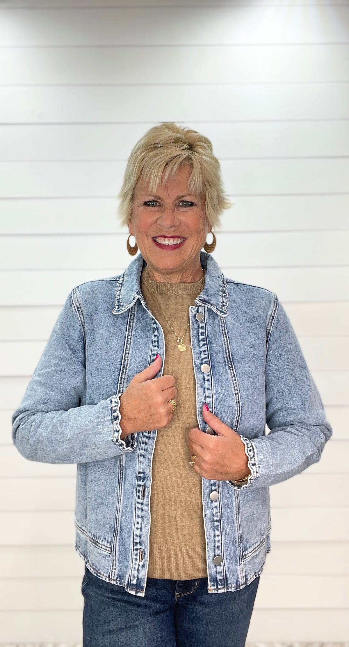 DENIM SCALLOPED TRIM BUTTON UP JACKET