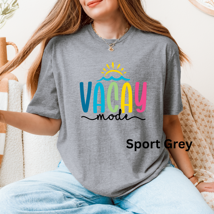 VACAY MODE SOFTSTYLE SHORT SLEEVE TEE