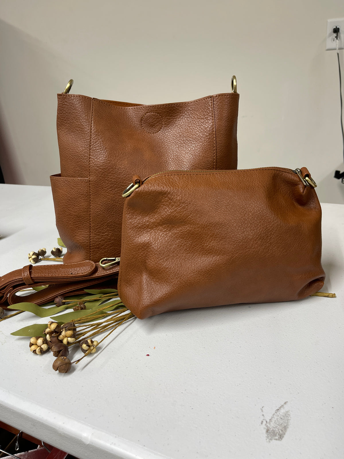 WALNUT KAYLEIGH SIDE POCKET BUCKET BAG