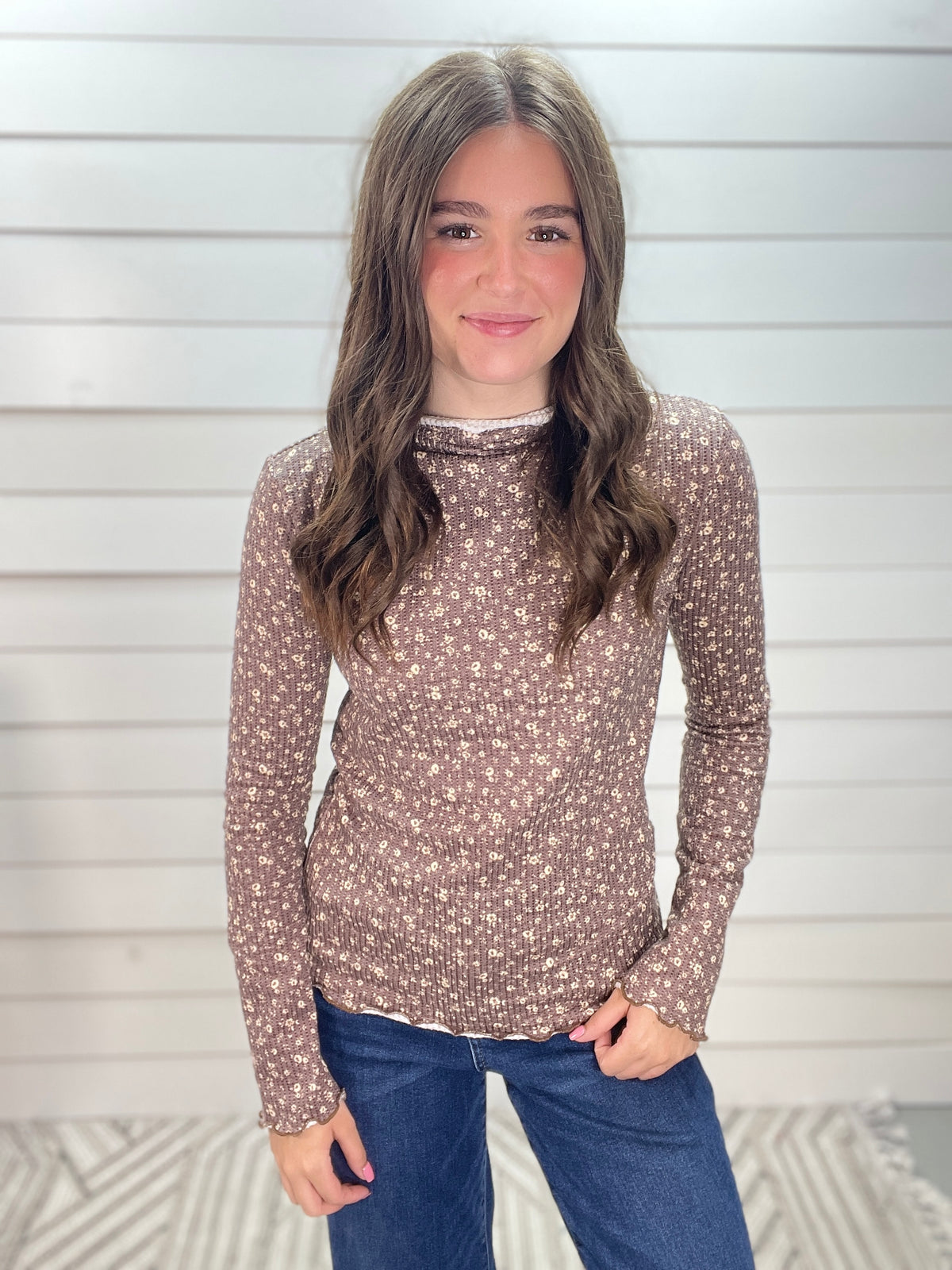 BROWN FLORAL KNIT RUFFLE TRIM KNIT TOP