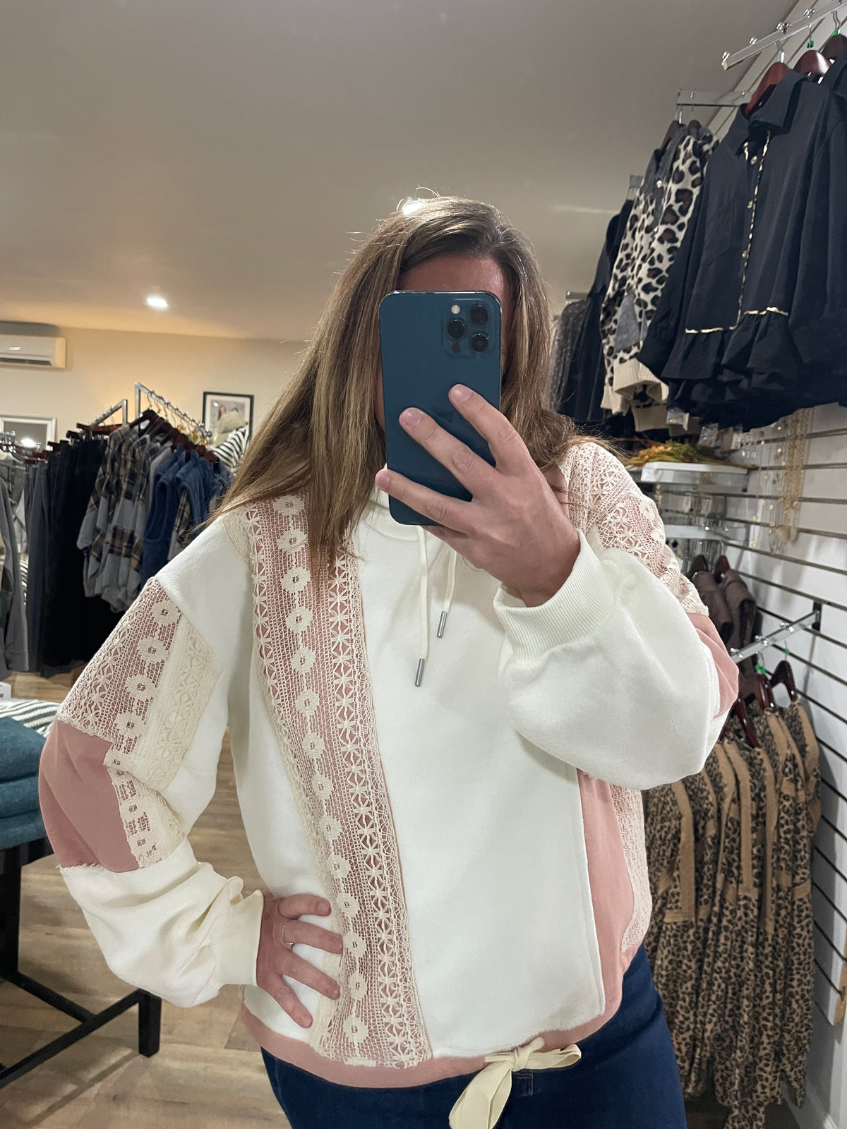 WHITE/DUSTY PINK LACE TRIM HOODED PULLOVER