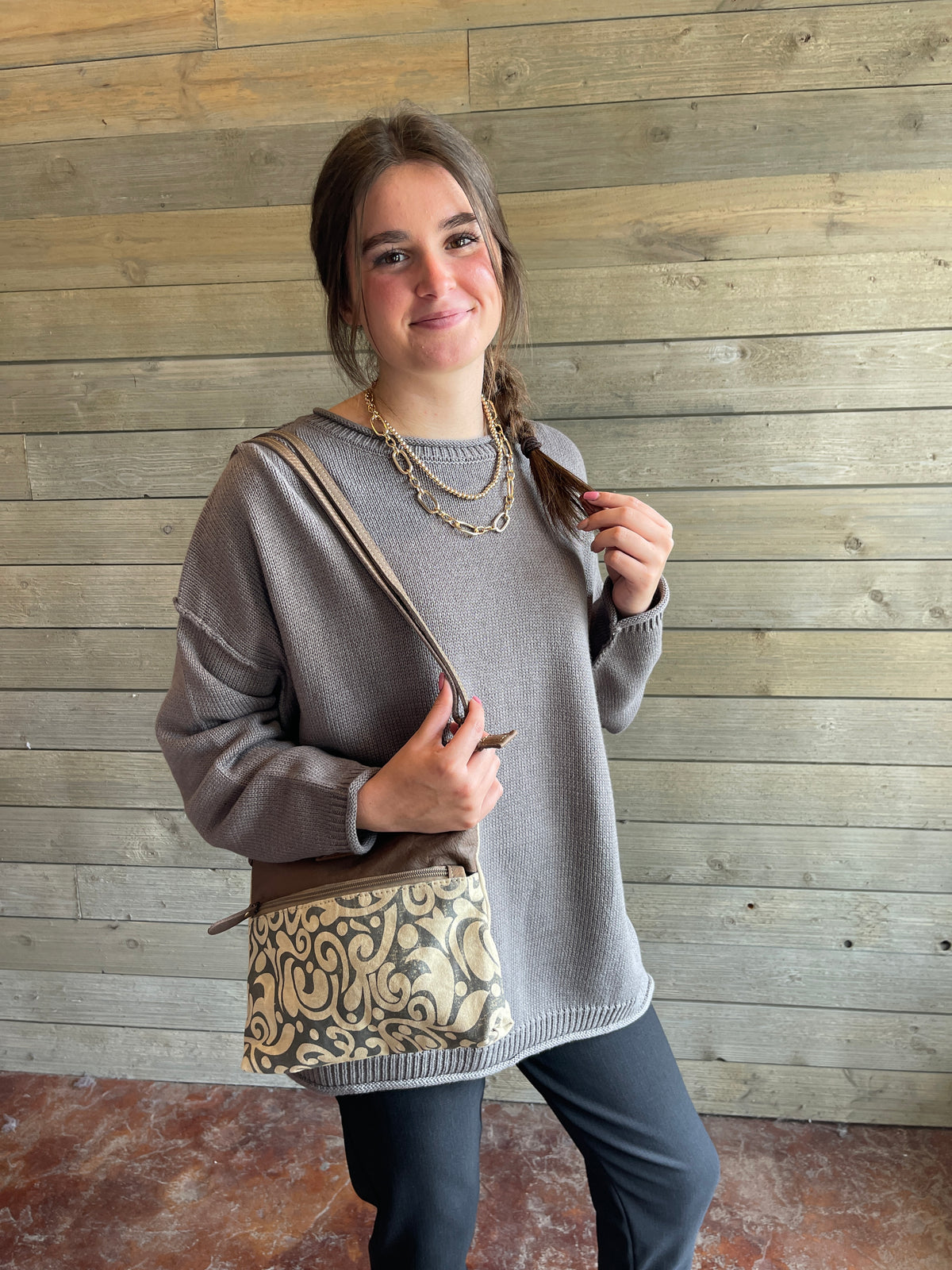 CHARCOAL KNIT SWEATER W/ SIDE SLITS