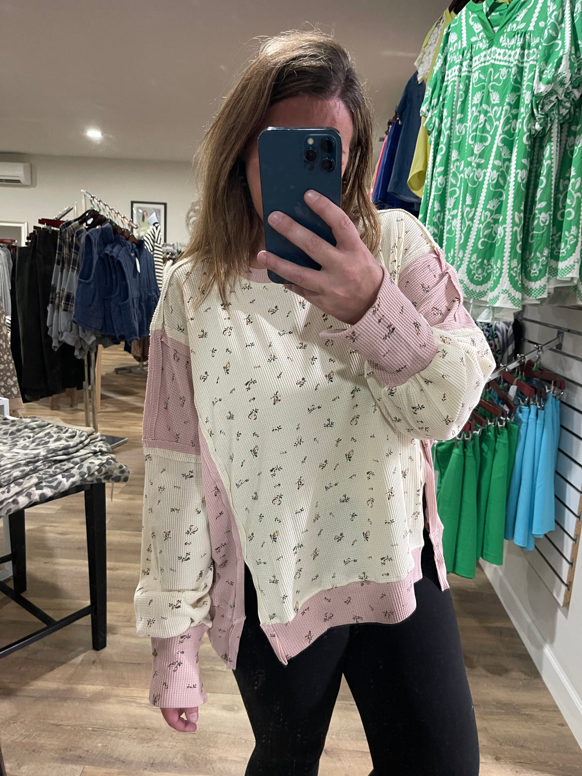 CREAM/PINK WAFFLE TEXTURE FLORAL OVERSIZED KNIT TOP