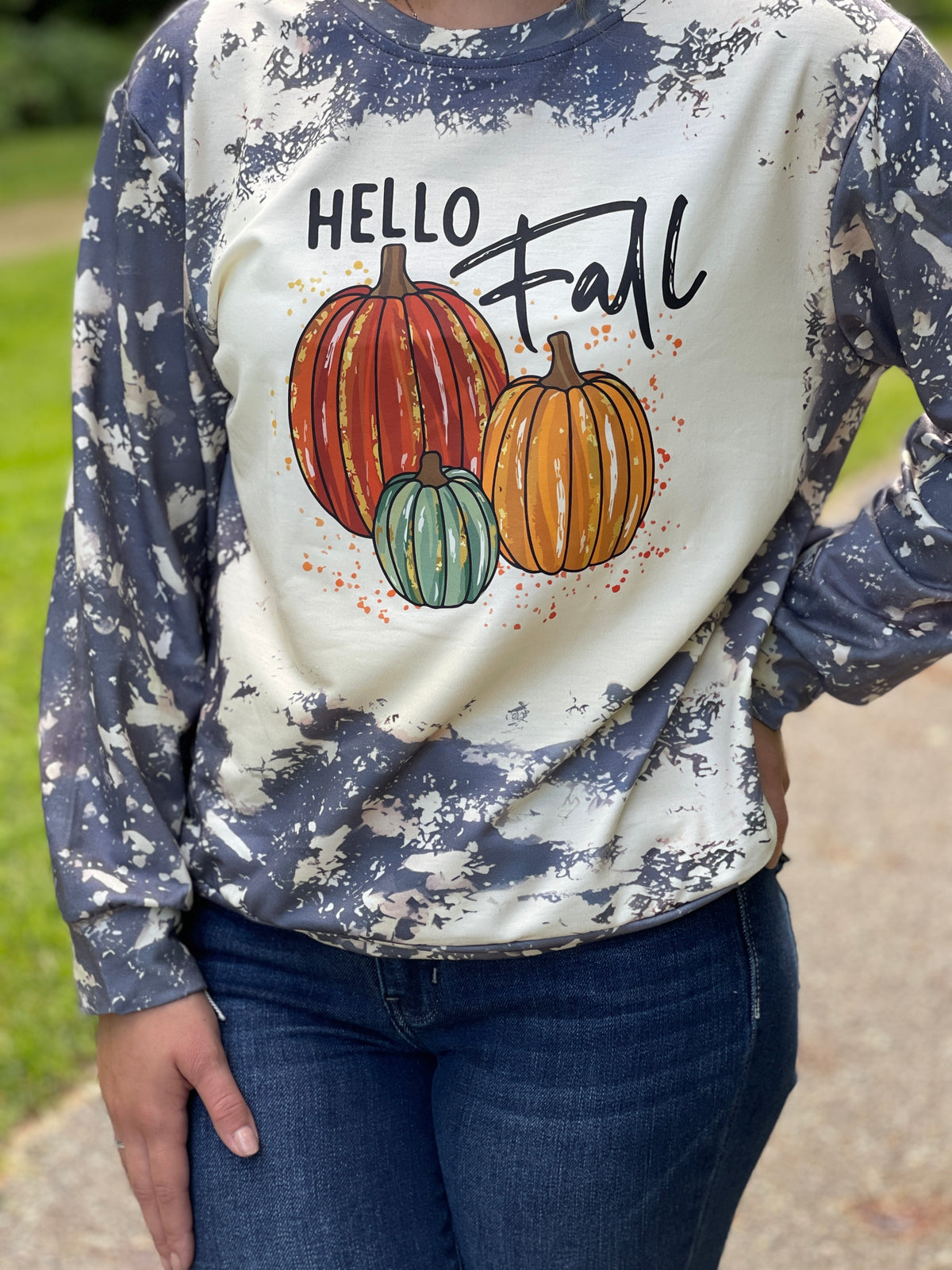 HELLO FALL BLEACHED PULLOVER