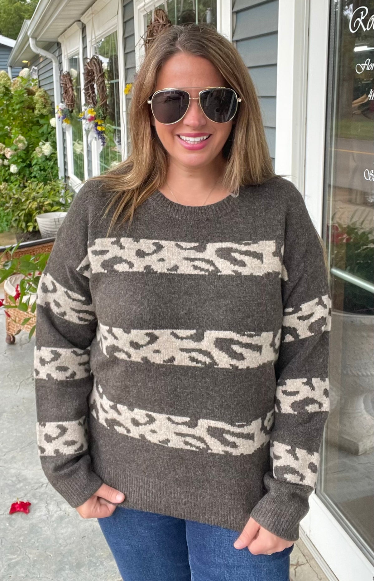 CHOCOLATE Leopard, Color Block, Crew Neck, Pullover Sweater