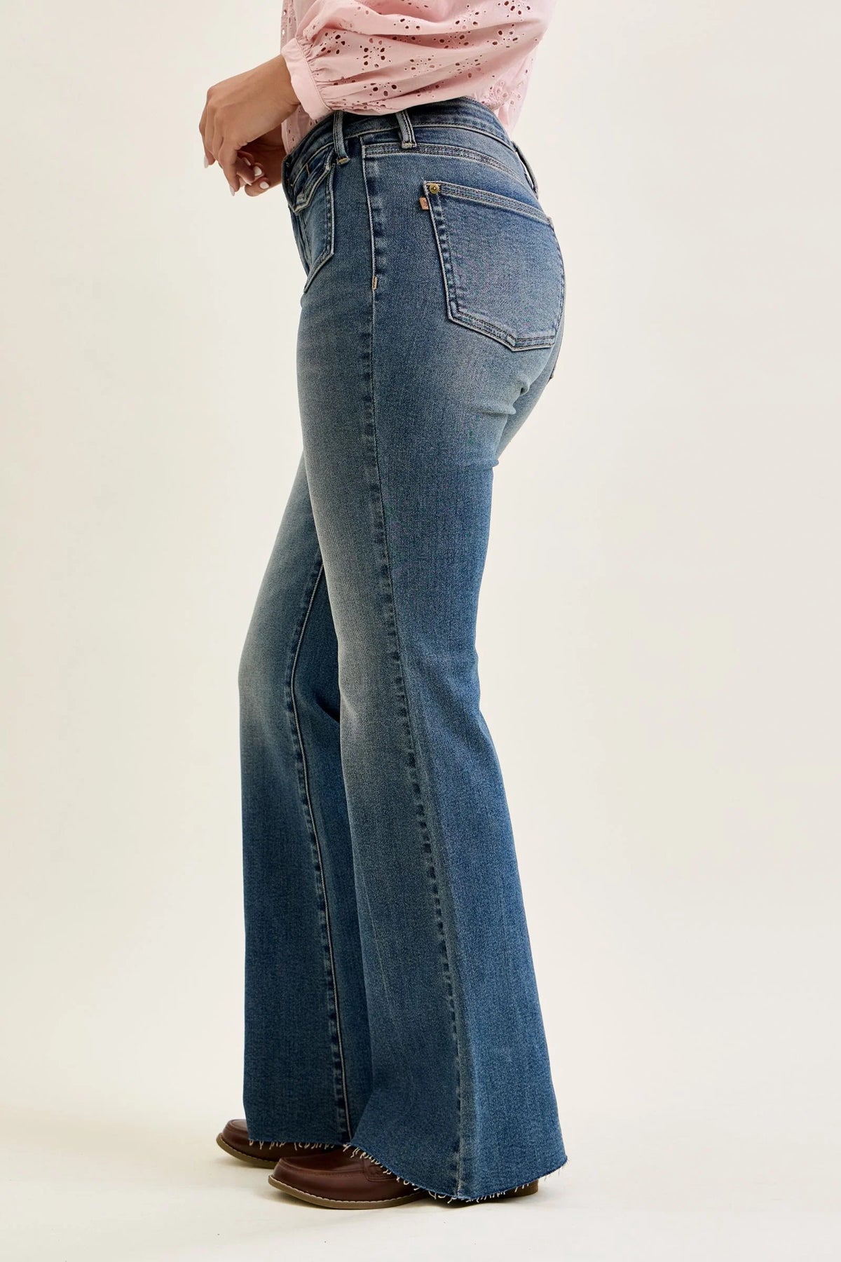 JUDY BLUE TUMMY CONTROL FLAR JEAN W. DOUBLE BUTTONS