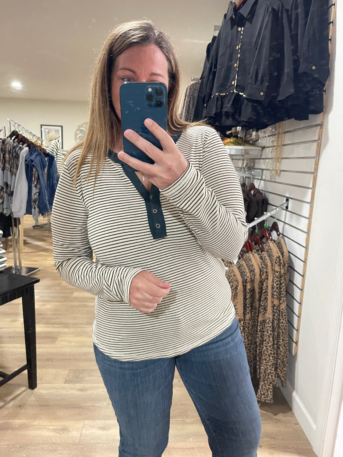 IVORY/FOREST Y Contrast Split Half Button Neck Long Sleeve Striped Top