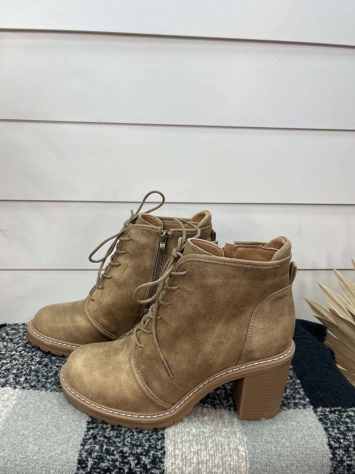 CORKYS BROOMSTICK -TAN