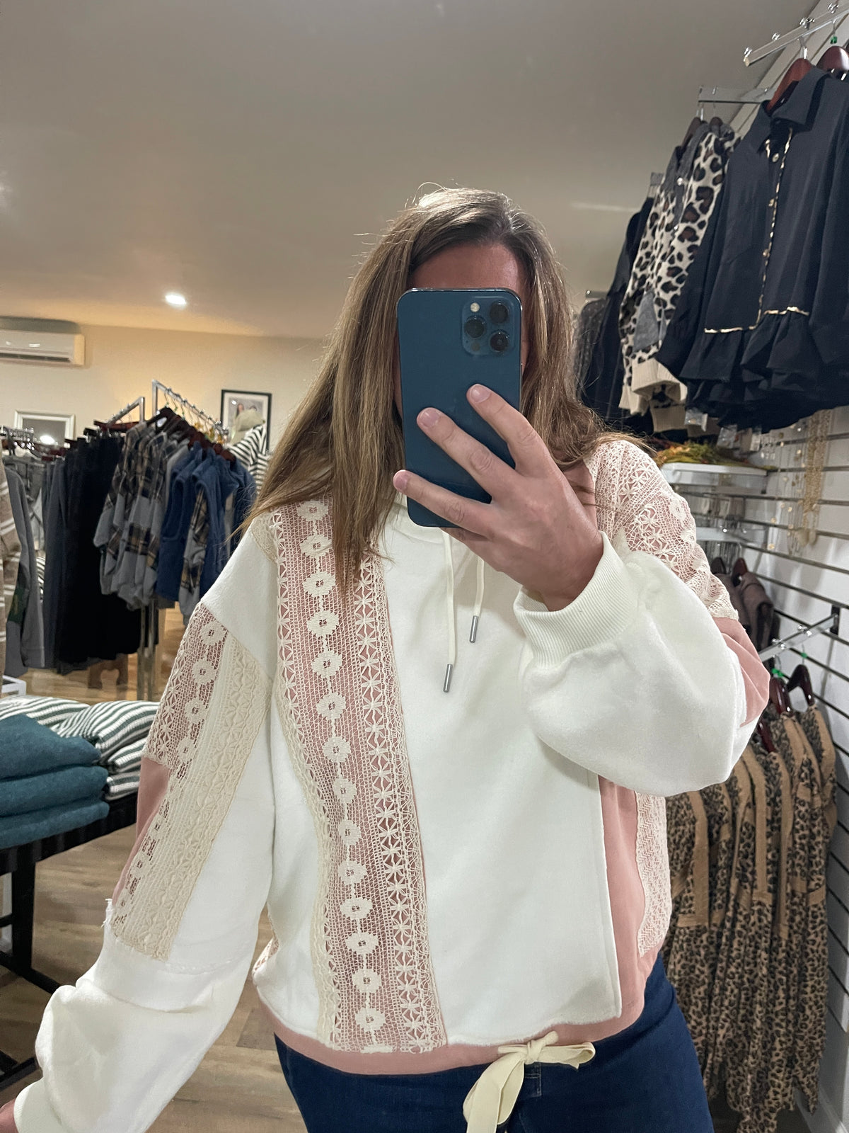 WHITE/DUSTY PINK LACE TRIM HOODED PULLOVER