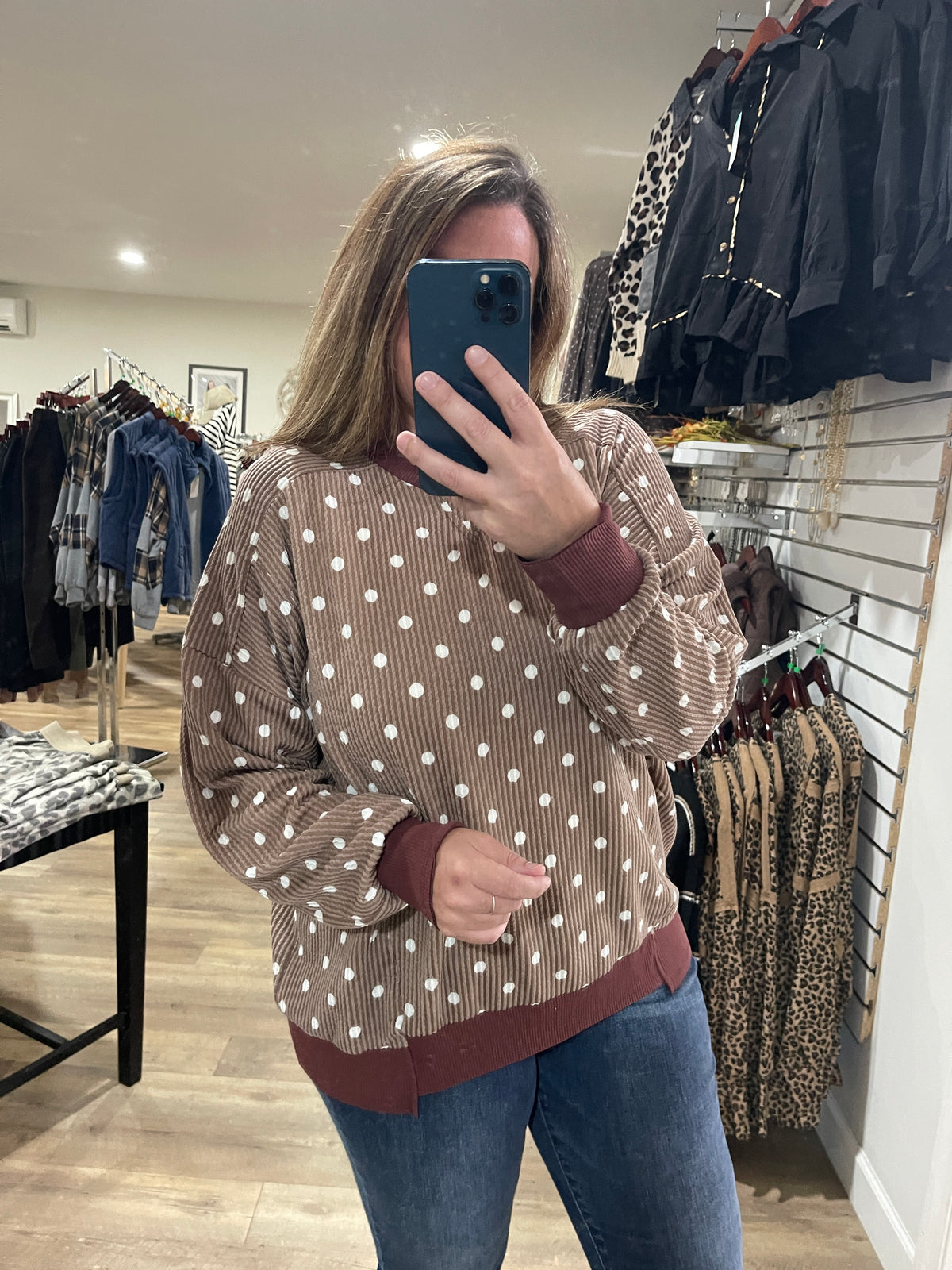 CAMEL RAISED RIBBED POLKA DOT TOP W/ TRIM