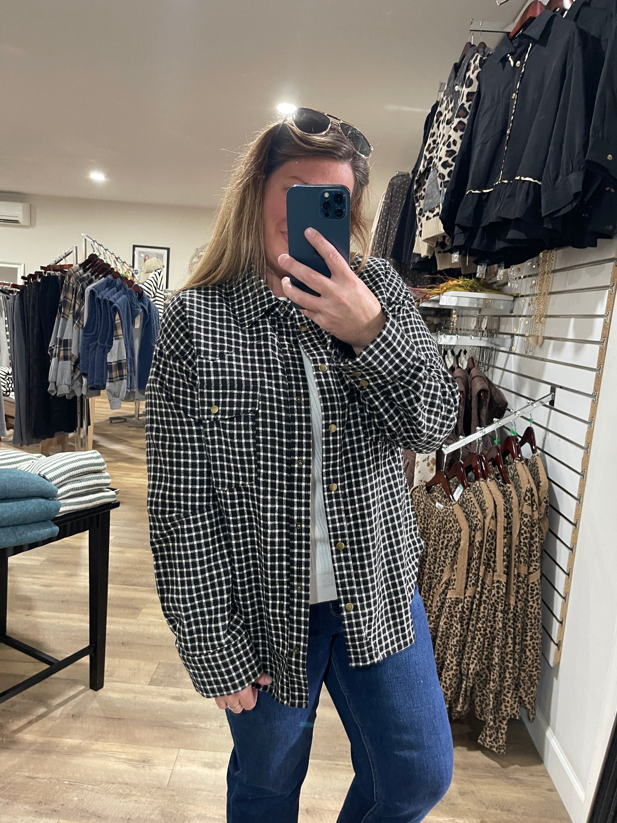 BLACK AND WHITE CHECK SNAP BUTTON FLANNEL
