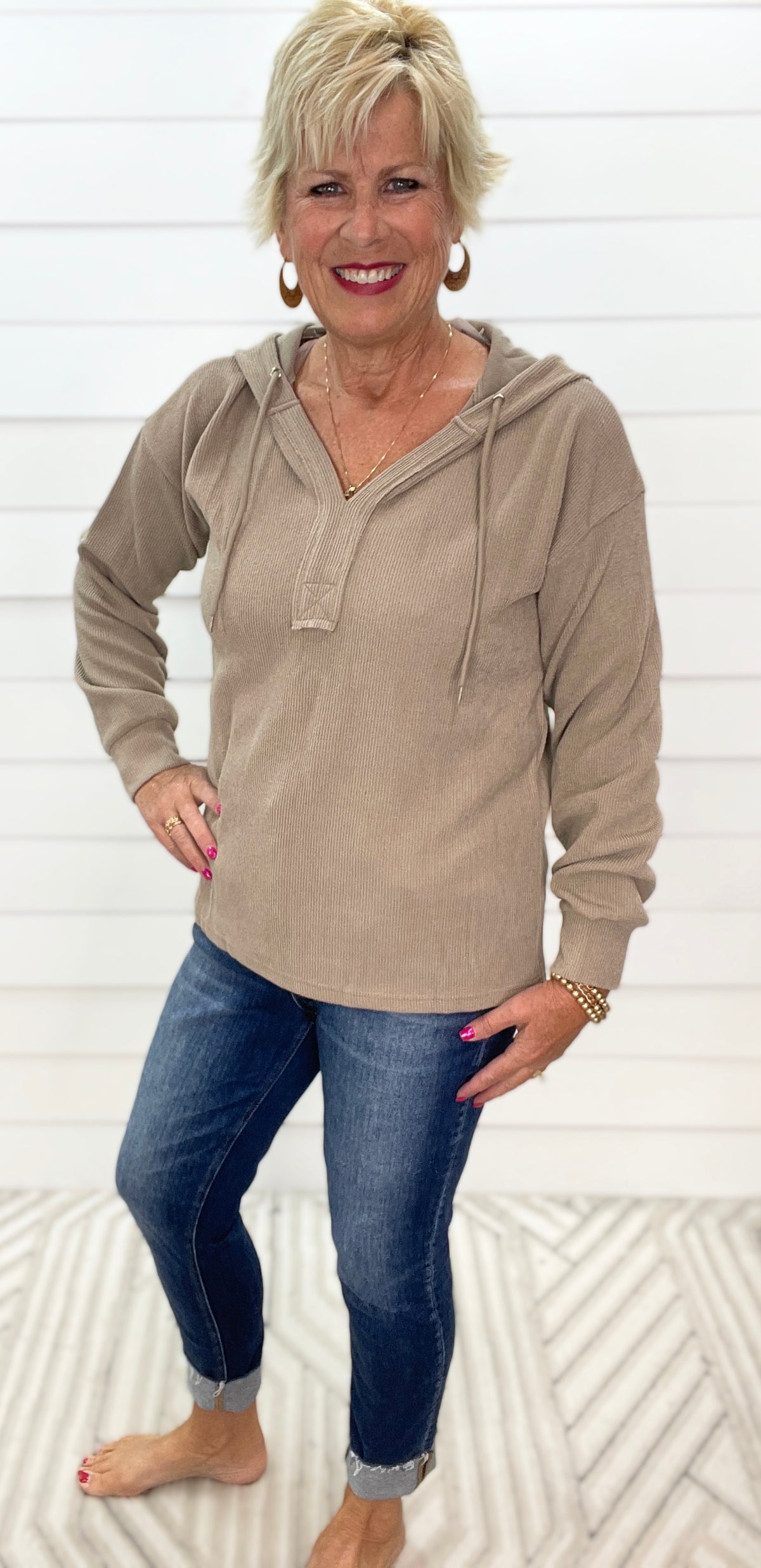MOCHA RIBBED V NECK LIGHT WEIGHT HOODIE