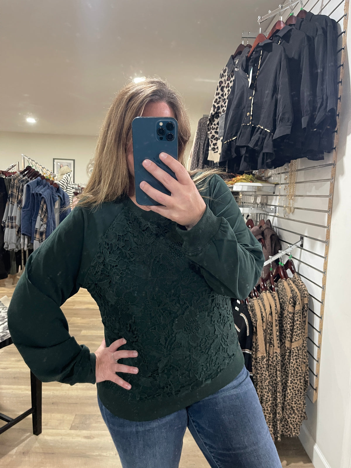 HUNTER LACE FRONT PULLOVER