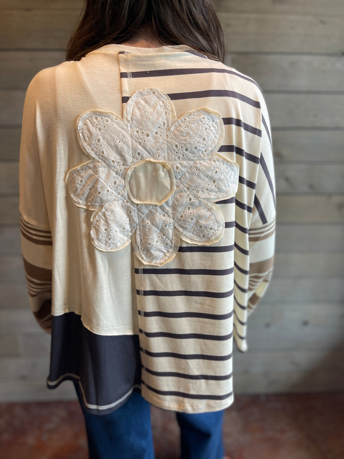 BROWN STRIPED CONTRAST KNIT TOP W/ CROCHET FLORAL DETAIL