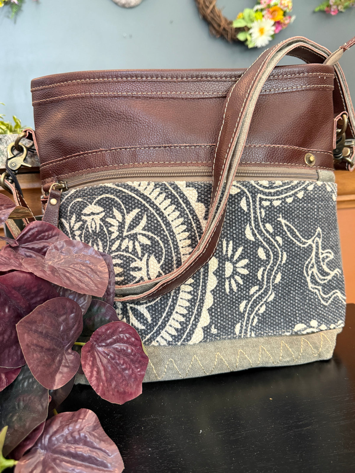 MYRA Vogue Shoulder Bag —