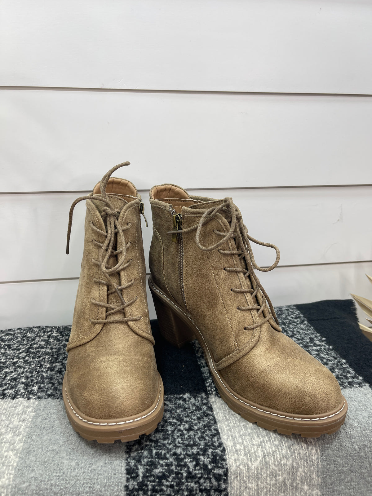 CORKYS BROOMSTICK -TAN