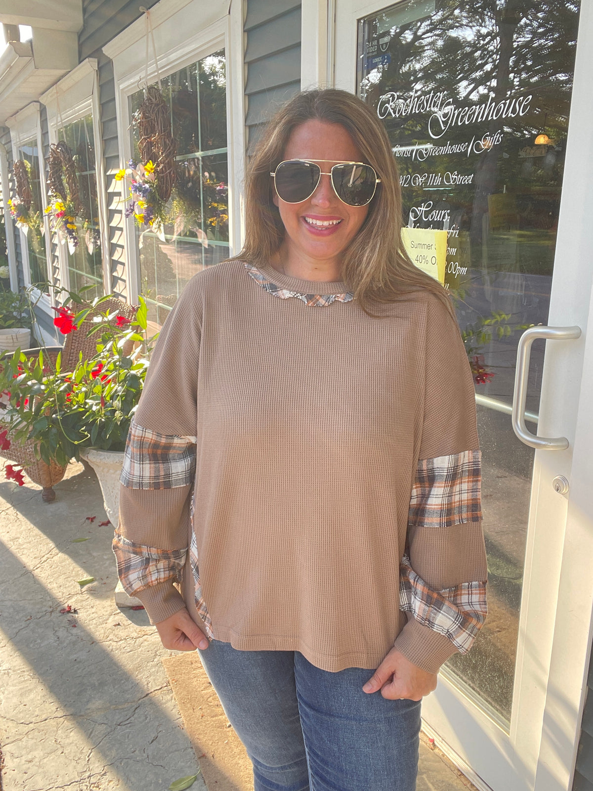 MOCHA WAFFLE TEXTURE & PLAID CONTRAST KNIT TOP