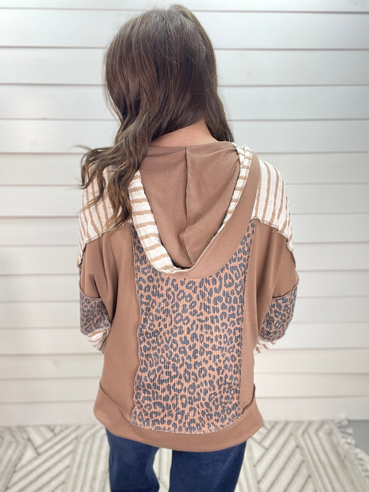 Brown light weight hoodie w/ textured fabric contrast